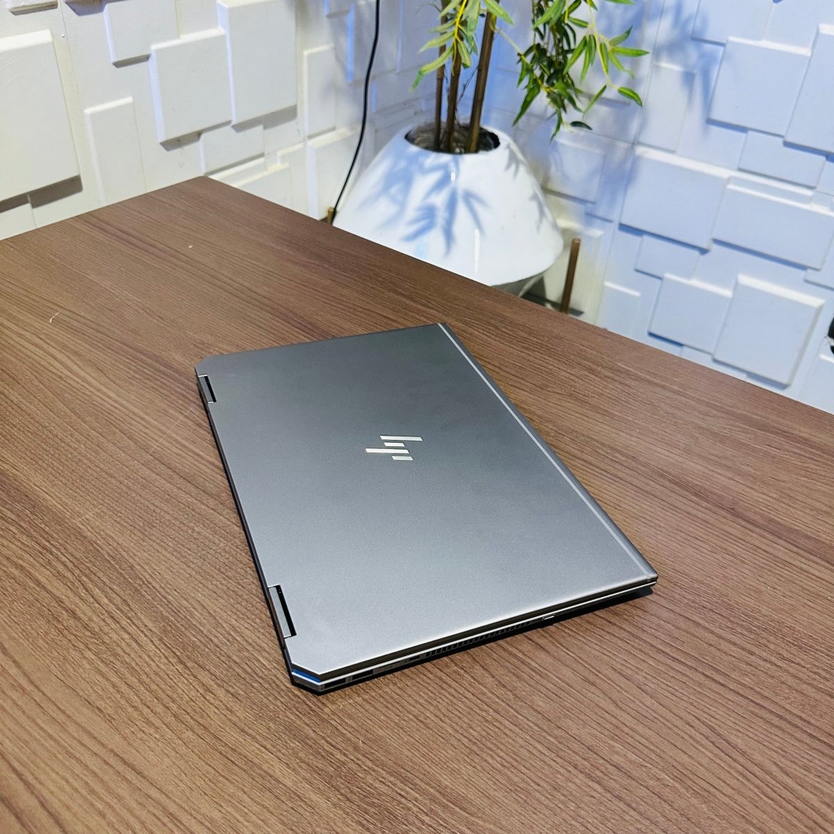 HP zBook x360 G5 - 9th Gen. Intel Core i9 - 512GB SSD - 16GB RAM - 4GB Nvidia Quadro - Keyboard Light - Touchscreen