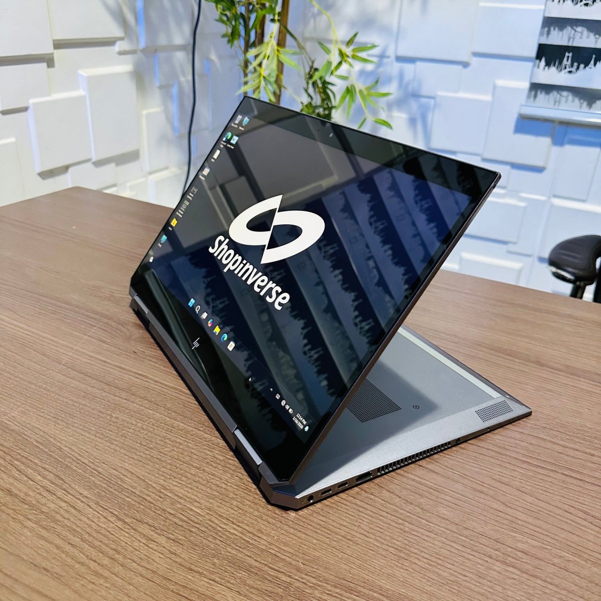 HP zBook x360 G5 - 9th Gen. Intel Core i9 - 512GB SSD - 16GB RAM - 4GB Nvidia Quadro - Keyboard Light - Touchscreen