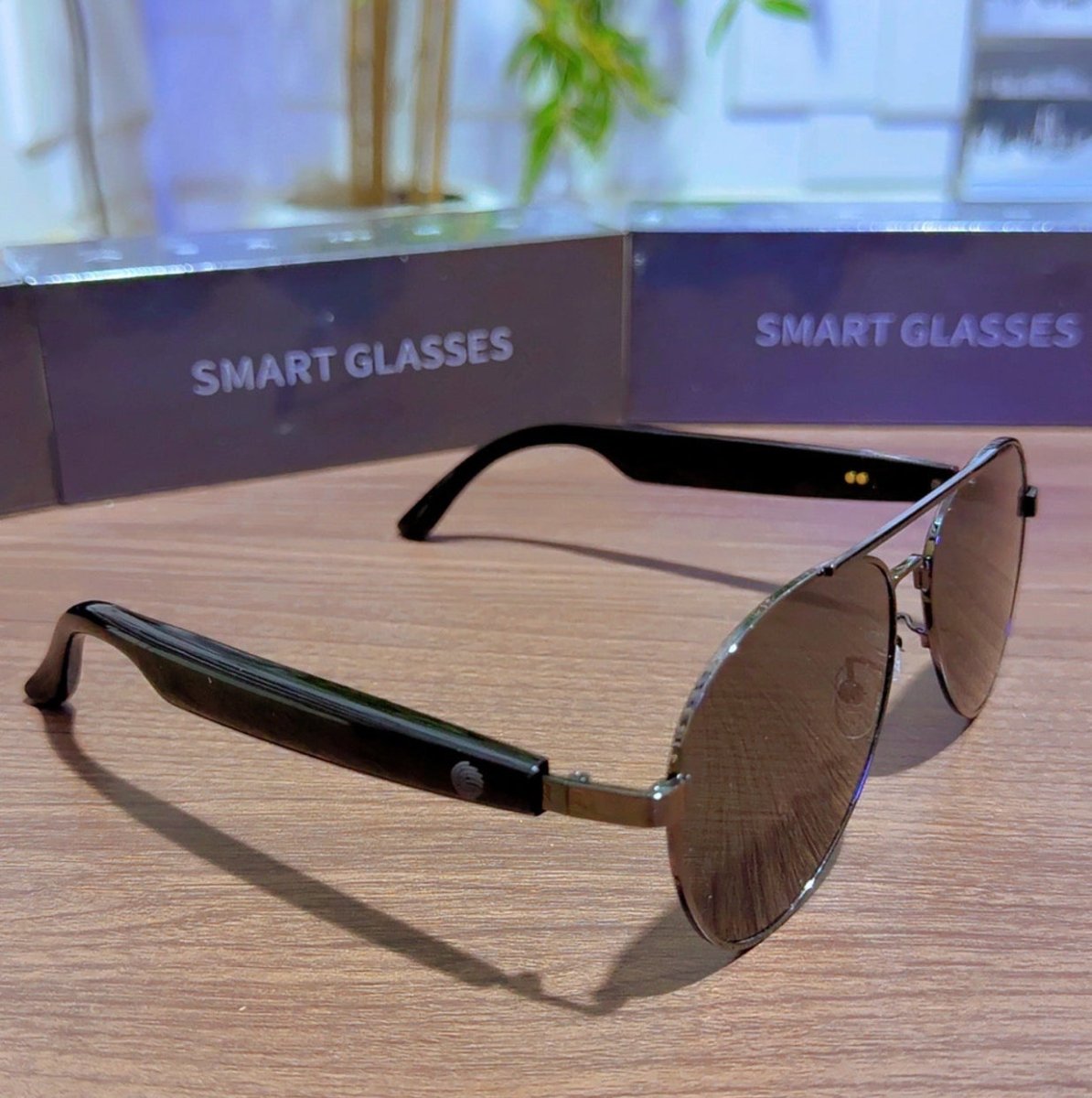 HY1002 Smart Glasses