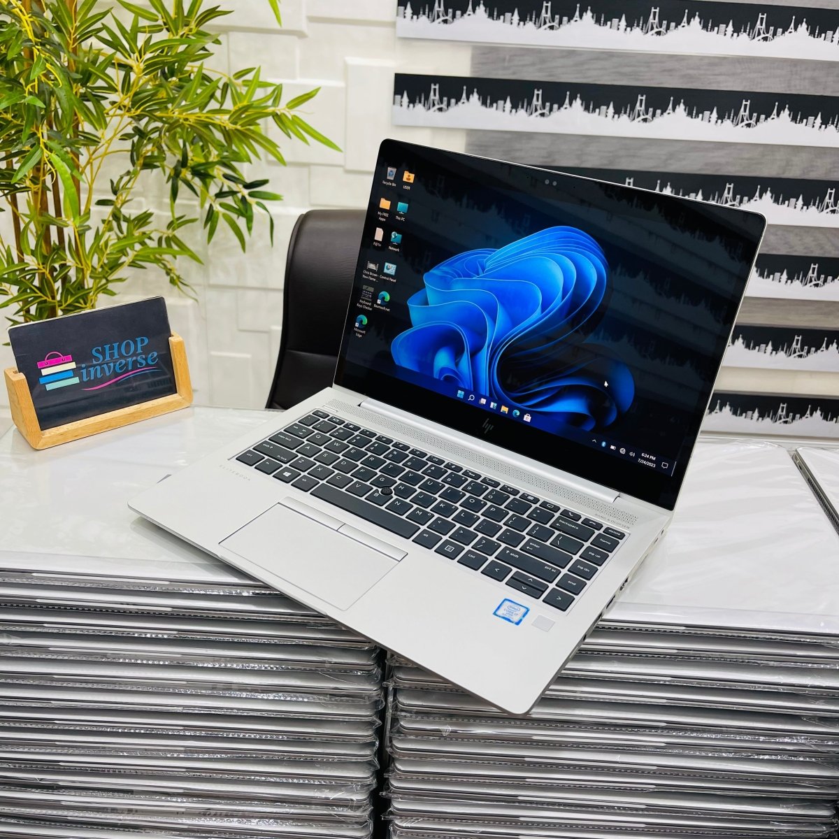 HP EliteBook 840 G5 - 8th Gen. Intel Core i7 - 256GB SSD - 8GB RAM - Keypad Light