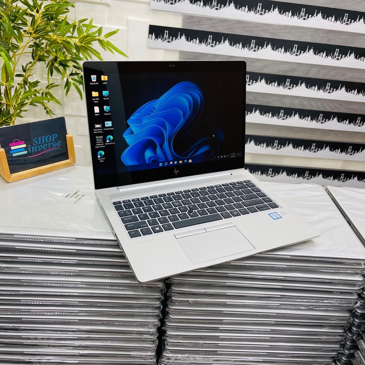 HP EliteBook 840 G5 - 8th Gen. Intel Core i7 - 256GB SSD - 8GB RAM - Keypad Light