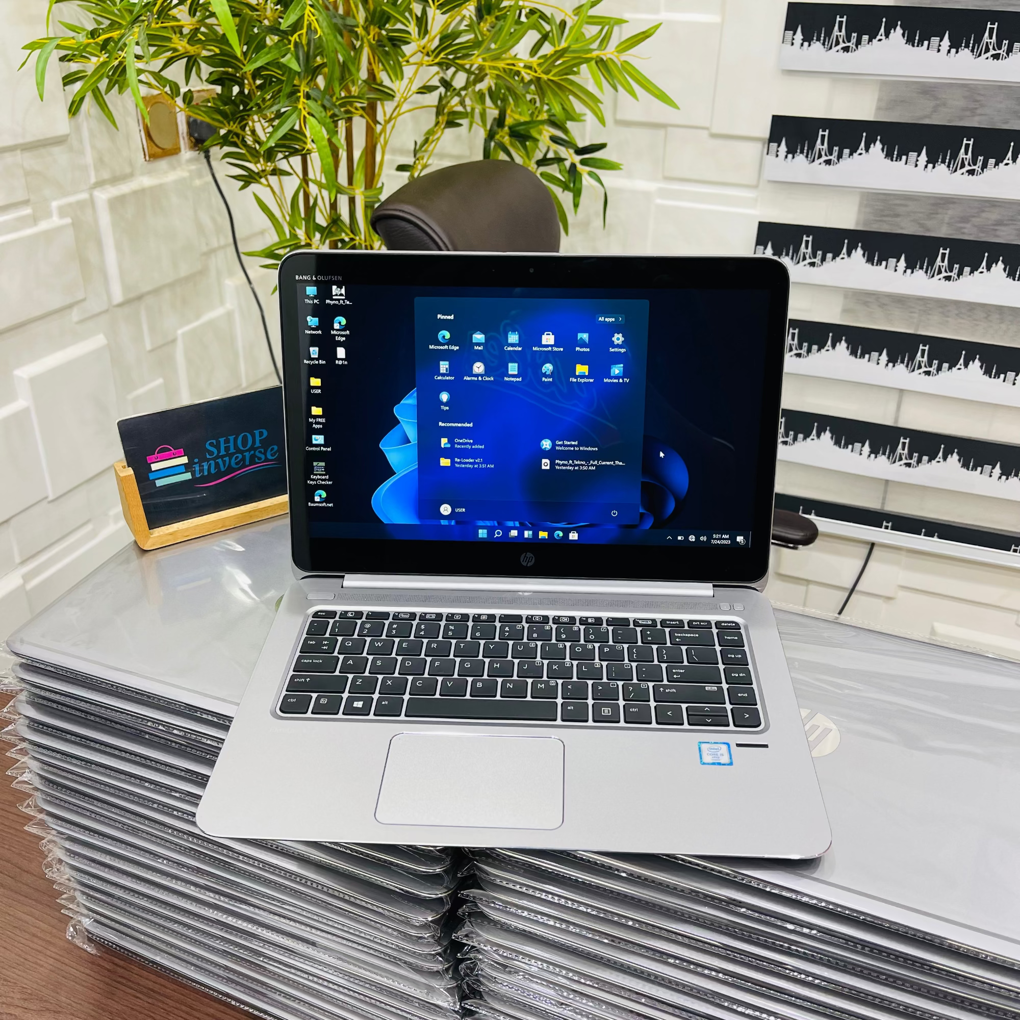 HP Folio 1040 G3 - 6th Gen. Intel Core i5 - 256GB SSD - 8GB RAM - Keypad Light