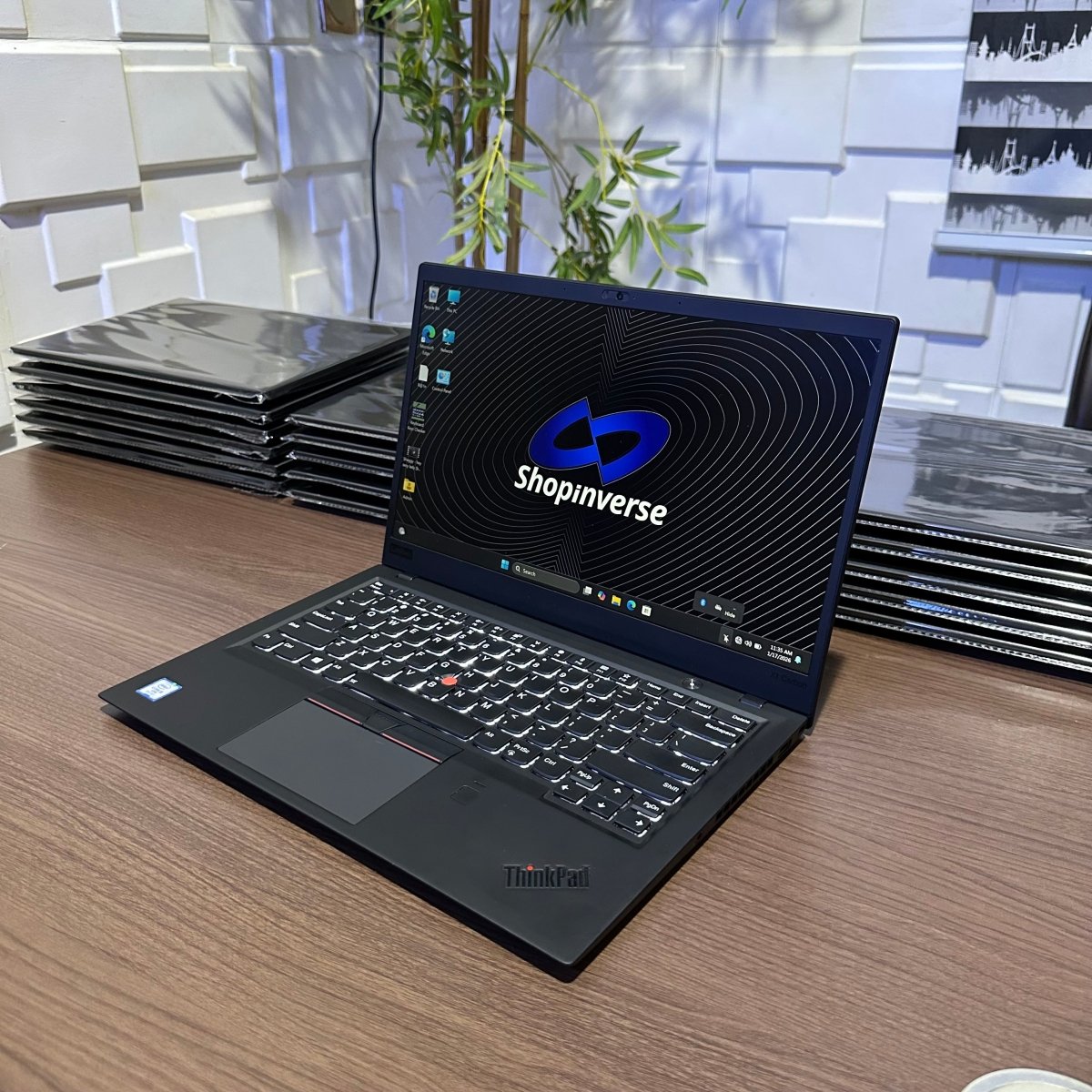 Lenovo 6th Generation ThinkPad X1 Carbon - 8th Gen Intel Core i7 - 256GB SSD - 16GB RAM - Keyboard Light - Touchscreen