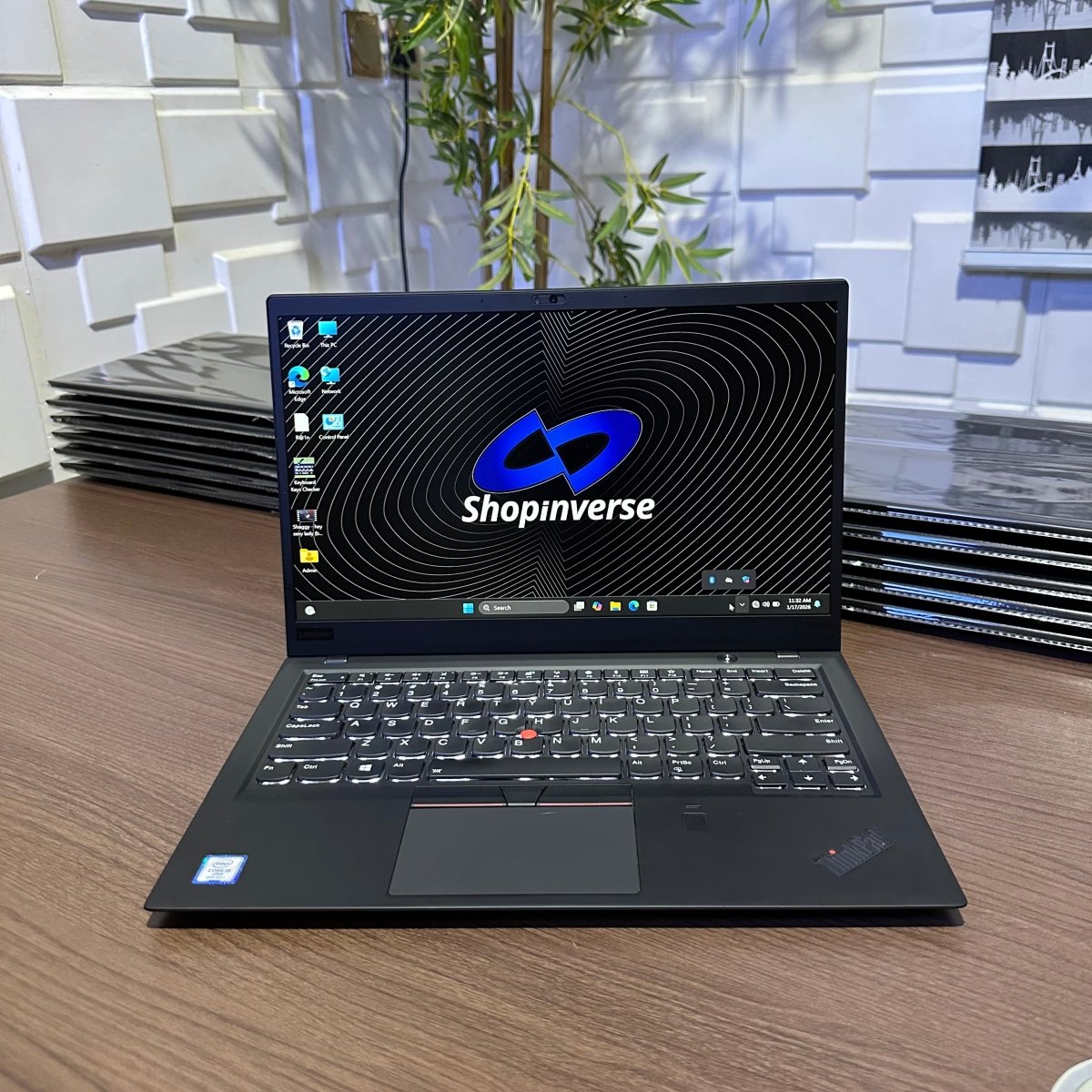 Lenovo 6th Generation ThinkPad X1 Carbon - 8th Gen Intel Core i7 - 256GB SSD - 16GB RAM - Keyboard Light - Touchscreen