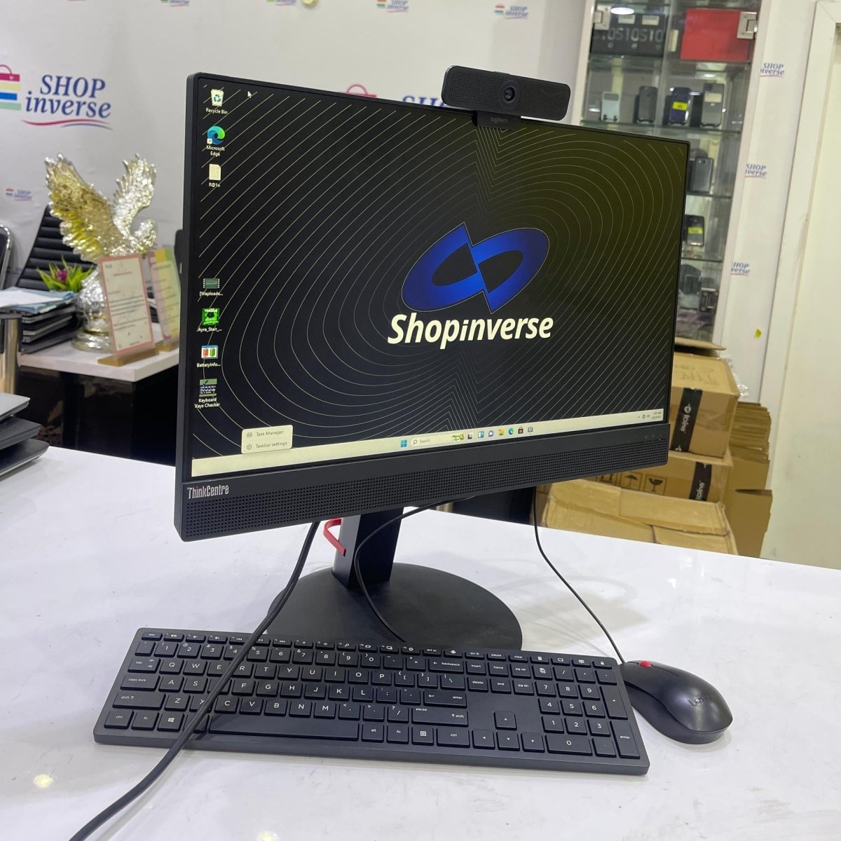 Lenovo ThinkCentre M820z All - in - One - 8th Gen. Intel Core i5 - 256GB SSD - 16GB RAM