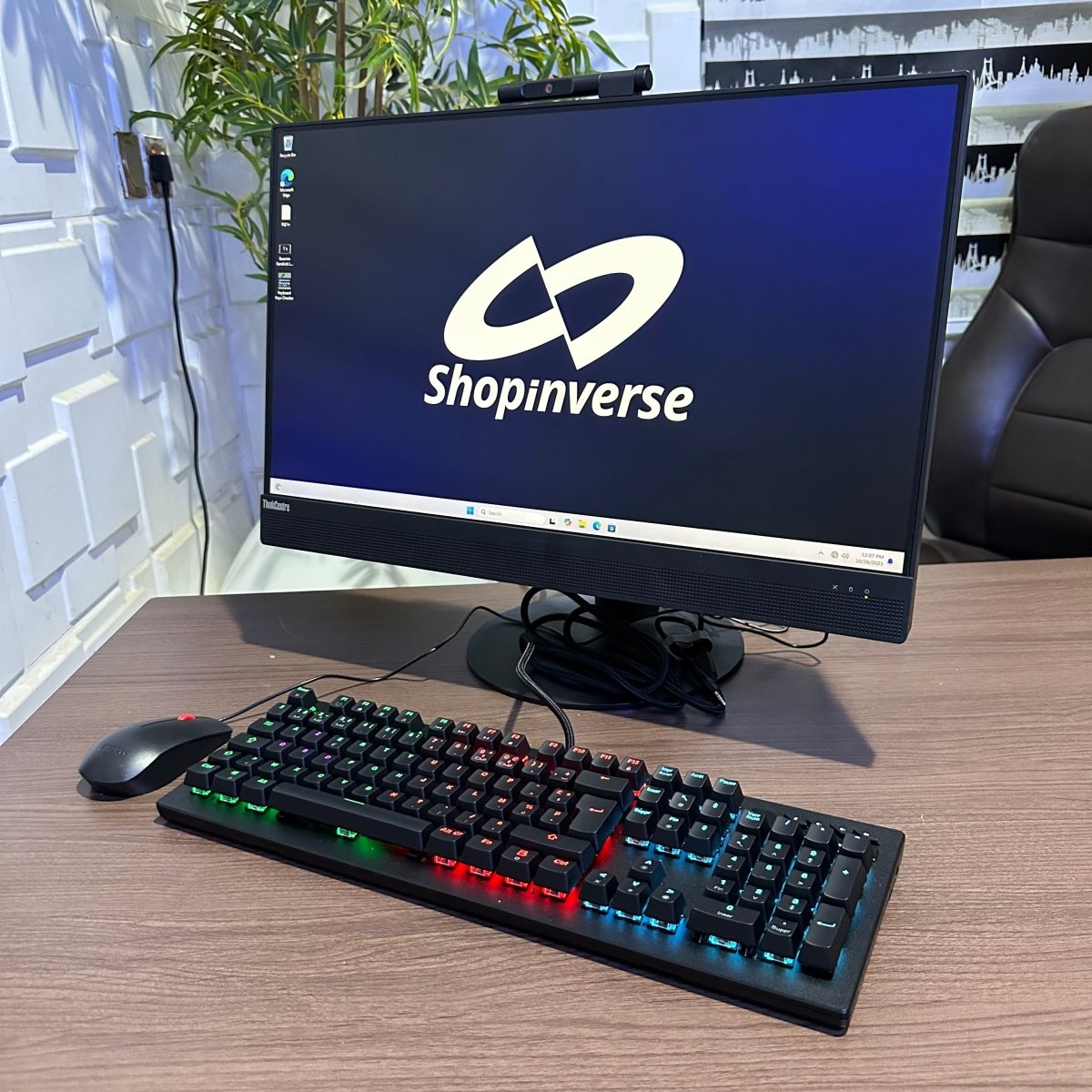 Lenovo ThinkCentre M920z All in One Desktop - 9th Gen. Intel Core i5 - 256GB SSD - 8GB RAM - Touchscreen