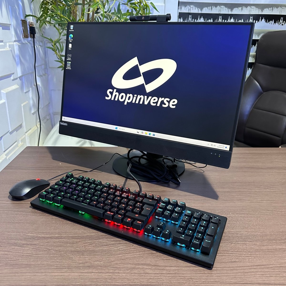 Lenovo ThinkCentre M920z All in One Desktop - 9th Gen. Intel Core i5 - 256GB SSD - 8GB RAM - Touchscreen