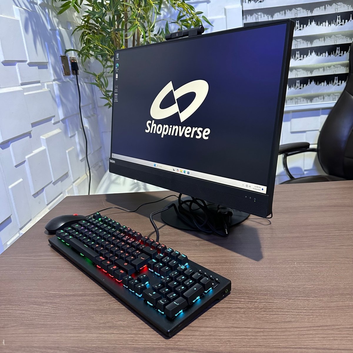 Lenovo ThinkCentre M920z All in One Desktop - 9th Gen. Intel Core i5 - 256GB SSD - 8GB RAM - Touchscreen