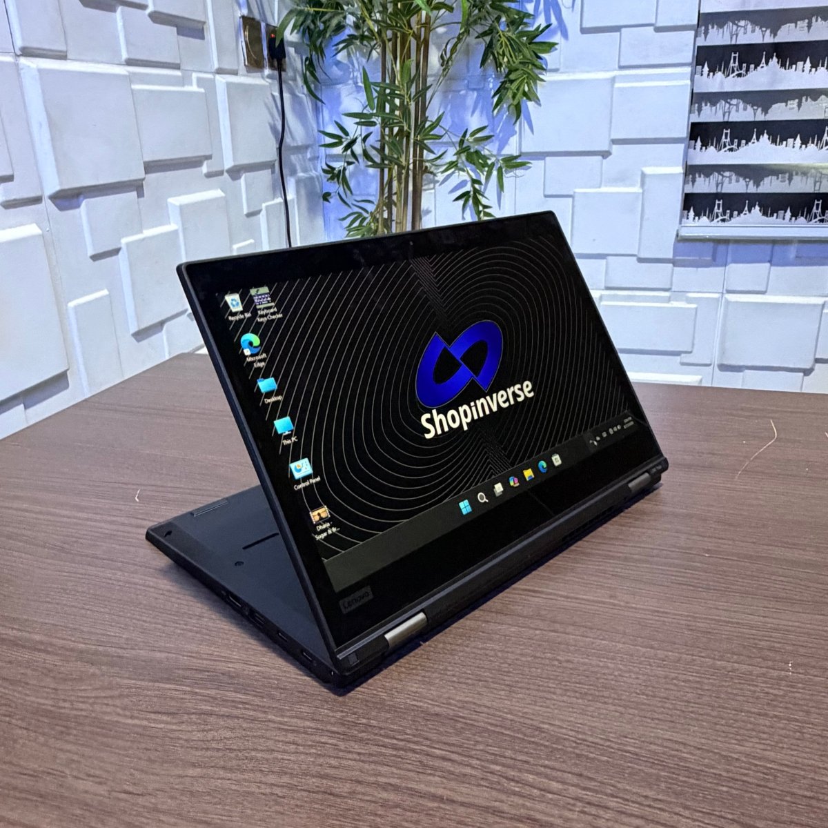 Lenovo ThinkPad L390 Yoga | 8th Gen Core i5 | 8GB RAM | 256GB SSD | Touchscreen | Backlit Keyboard