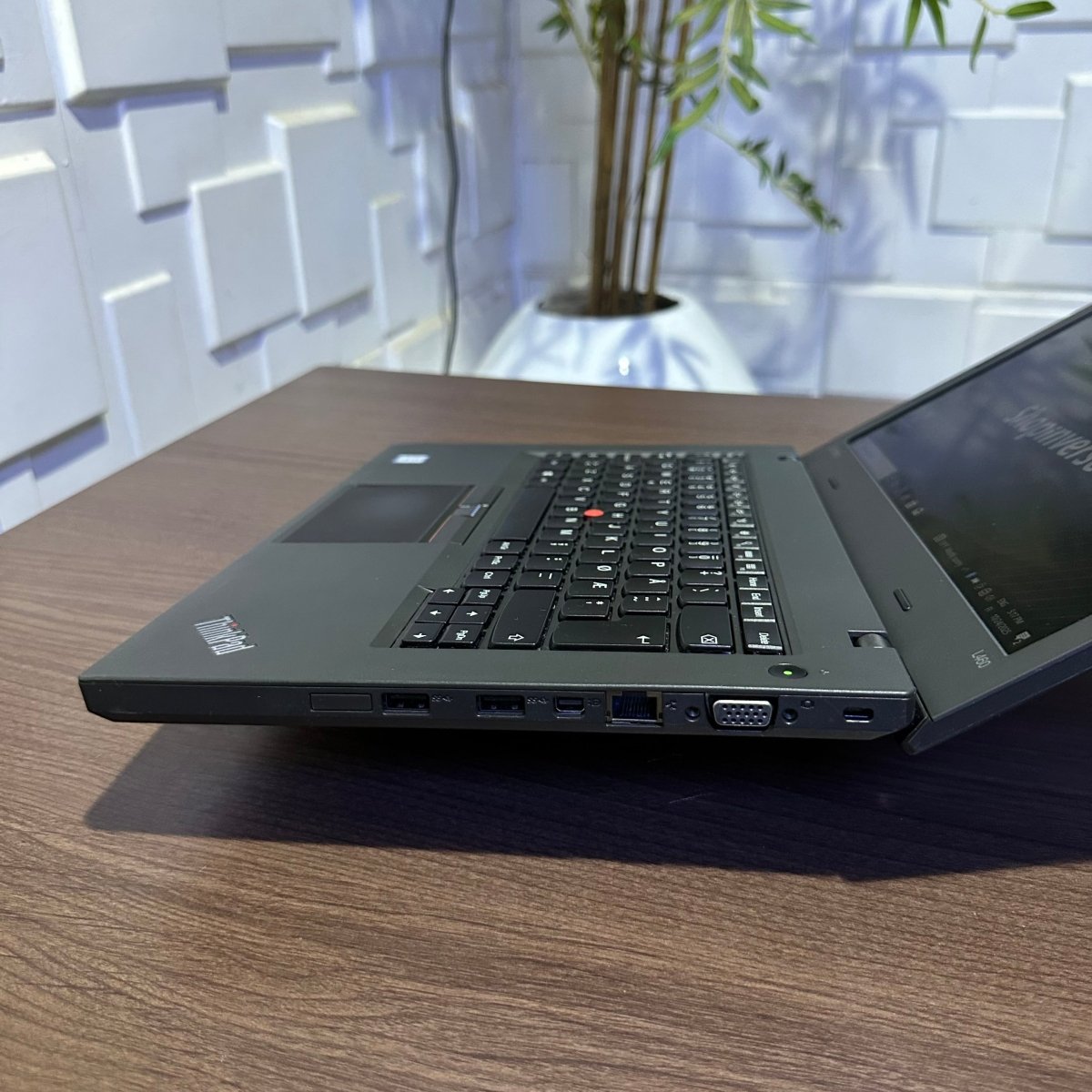 Lenovo ThinkPad L460 - 6th Gen. Intel Core i5 - 256GB SSD - 8GB RAM