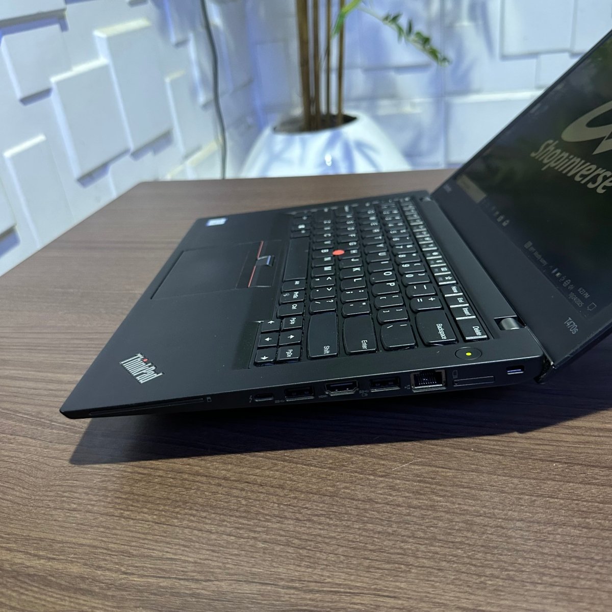 Lenovo ThinkPad T470s - 7th Gen. Intel Core i5 - 256GB SSD - 8GB RAM
