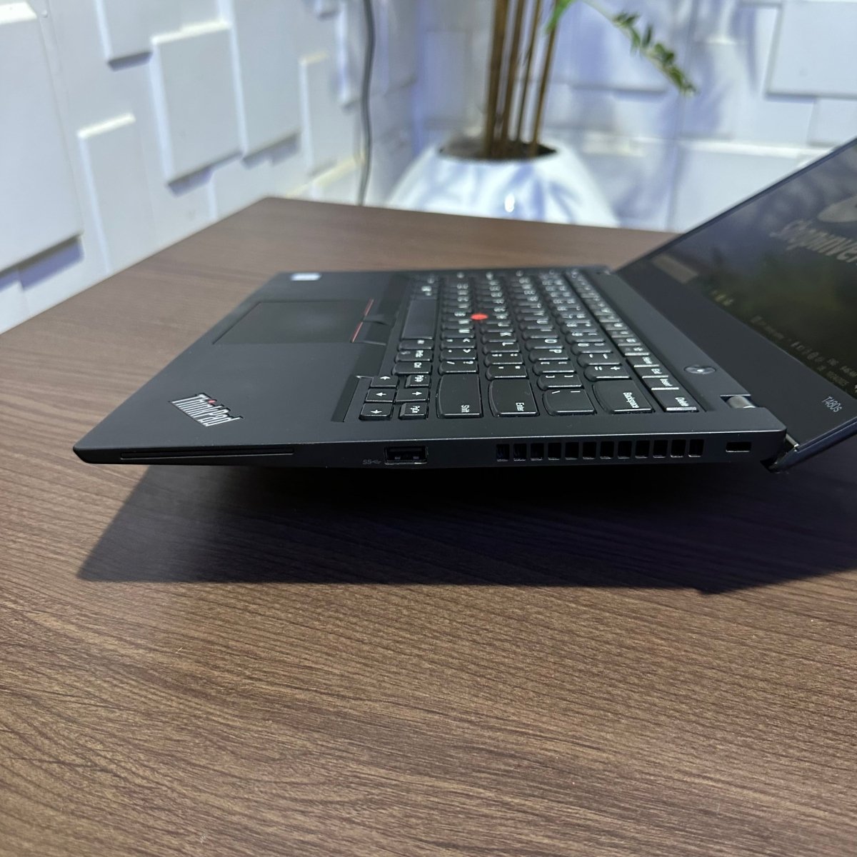 Lenovo ThinkPad T480s - 7th Gen. Intel Core i5 - 256GB SSD - 8GB RAM