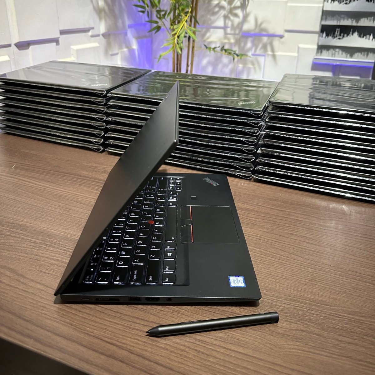Lenovo ThinkPad T480s - 8th Gen. Intel Core i5 - 256GB SSD - 8GB RAM - Keyboard Light - Touchscreen