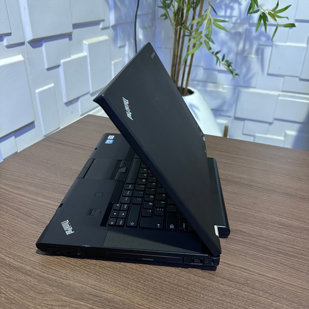 Lenovo ThinkPad T520 - Intel Core i5 - 500GB HDD - 6GB RAM