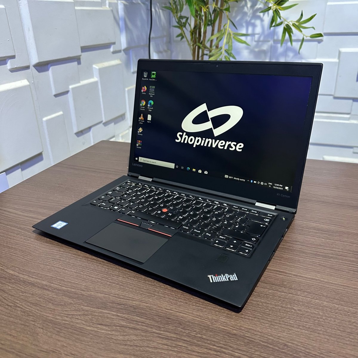 Lenovo ThinkPad X1 Carbon - 6th Gen. Intel Core i5 - 256GB SSD - 8GB RAM - Keyboard Light