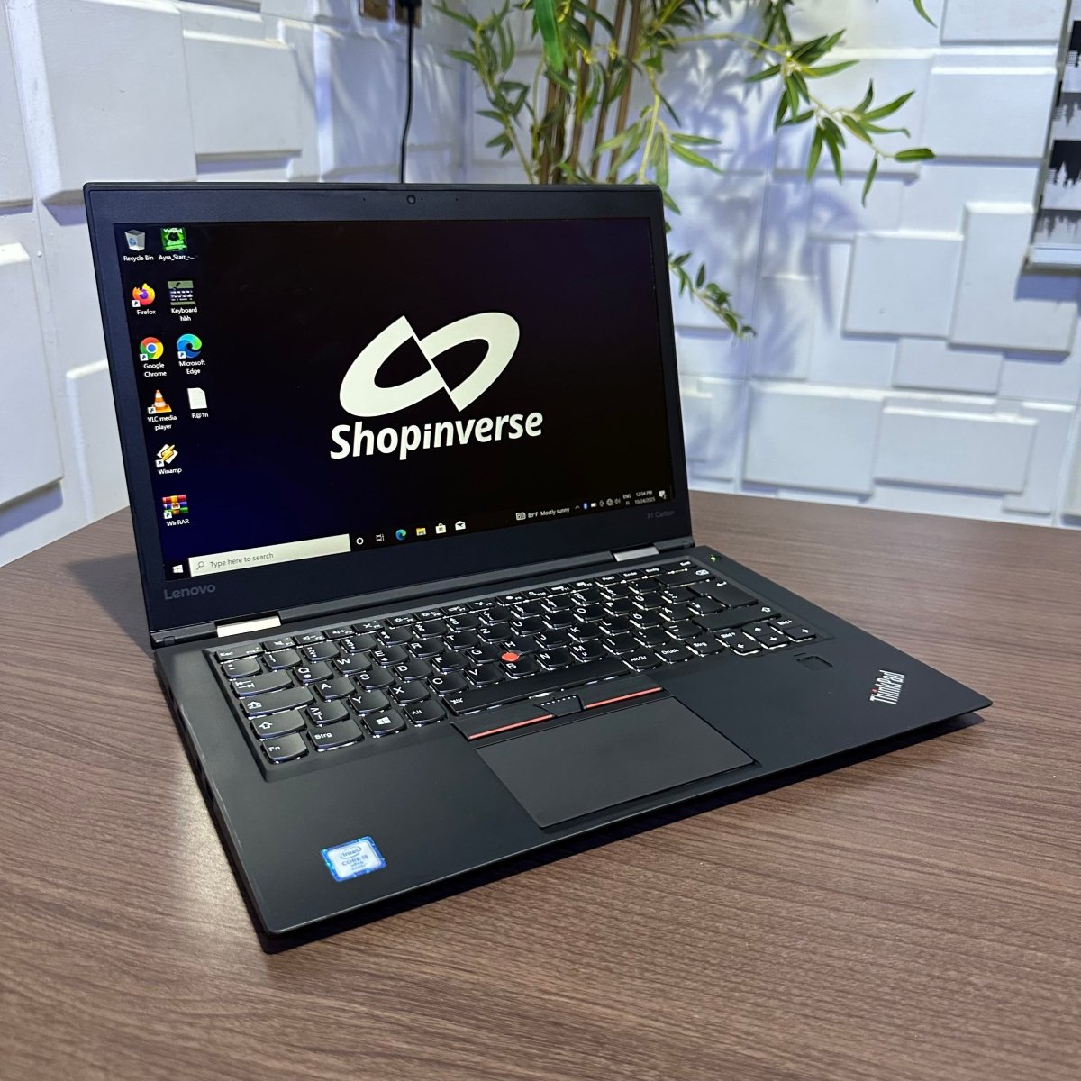 Lenovo ThinkPad X1 Carbon - 6th Gen. Intel Core i5 - 256GB SSD - 8GB RAM - Keyboard Light