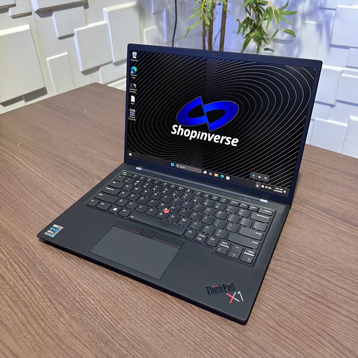 Lenovo ThinkPad X1 Carbon Gen 9 - 11th Gen Intel Core i5 - 256GB SSD - 32GB RAM - Keyboard Light