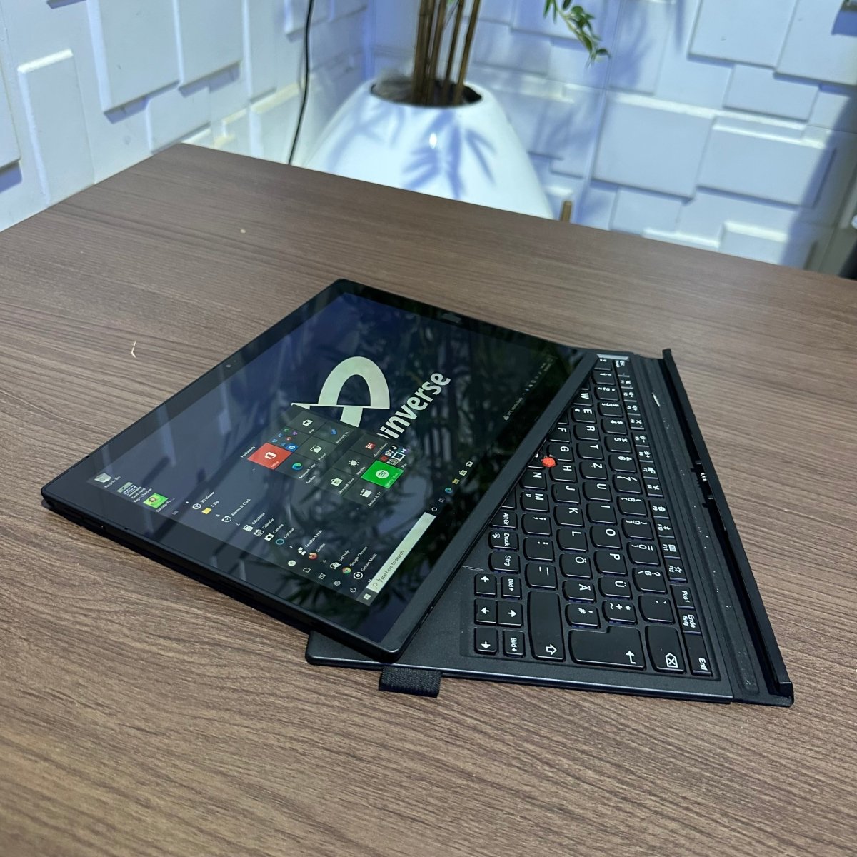 Lenovo ThinkPad X1 Tablet - 7th Gen. Intel Core i5 - 256GB SSD - 8GB RAM - Keyboard Light - Touchscreen