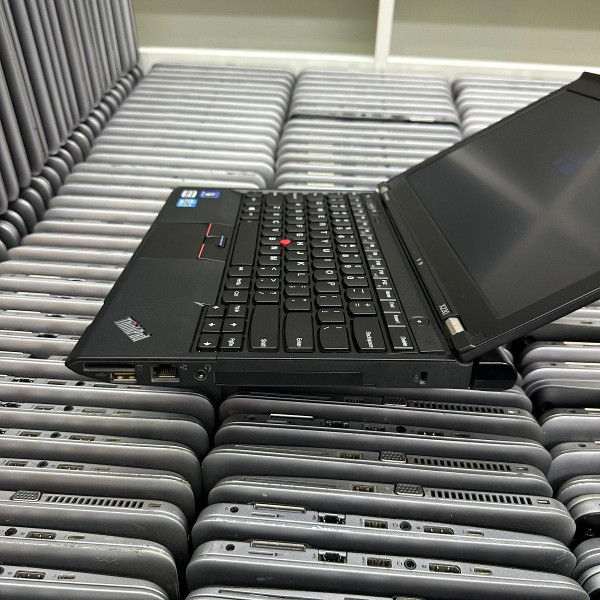 Lenovo ThinkPad x230 - Intel Core i5 - 500GB HDD - 4GB RAM