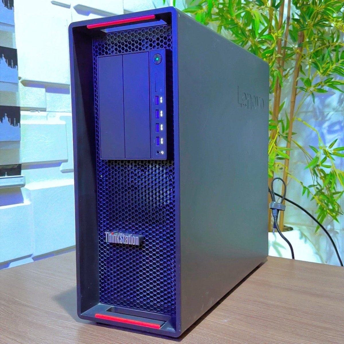 Lenovo ThinkStation P510 Desktop CPU - Intel Xeon E5 - 1620 v4 - 2TB HDD - 16GB RAM - 1GB Nvidia