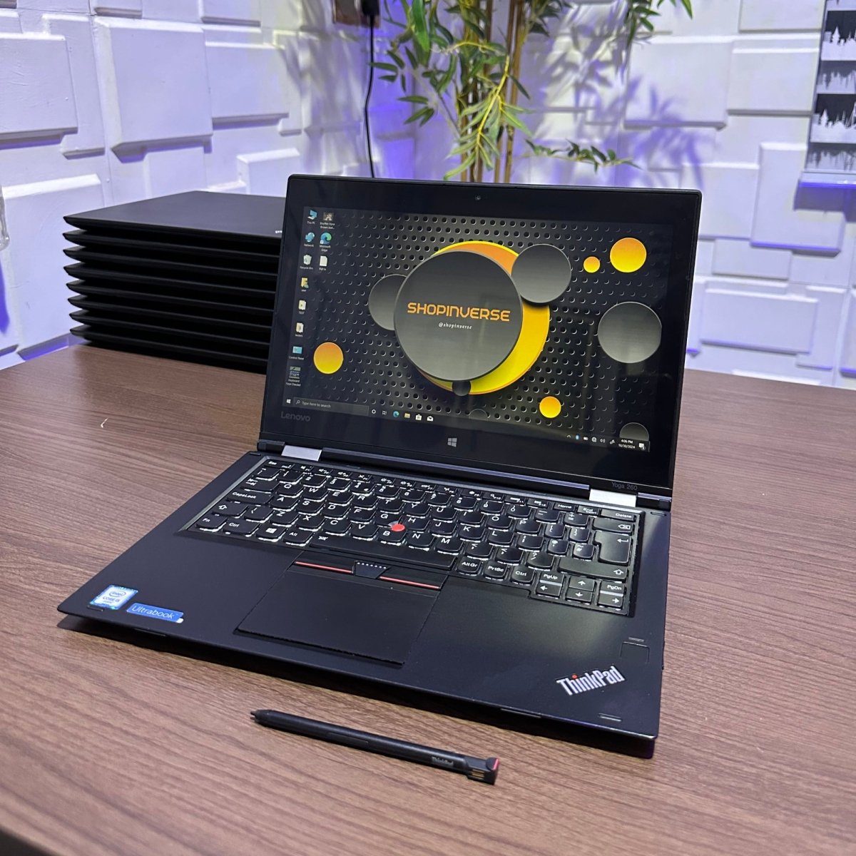 Lenovo Yoga 260 2 - in - 1 Laptop - 6th Gen. Intel Core i5 - 128GB SSD - 8GB RAM - Touchscreen - Keyboard Light