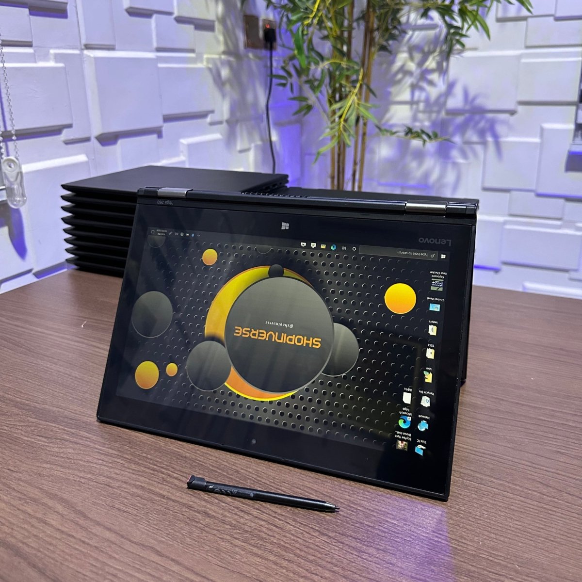 Lenovo Yoga 260 2 - in - 1 Laptop - 6th Gen. Intel Core i5 - 128GB SSD - 8GB RAM - Touchscreen - Keyboard Light