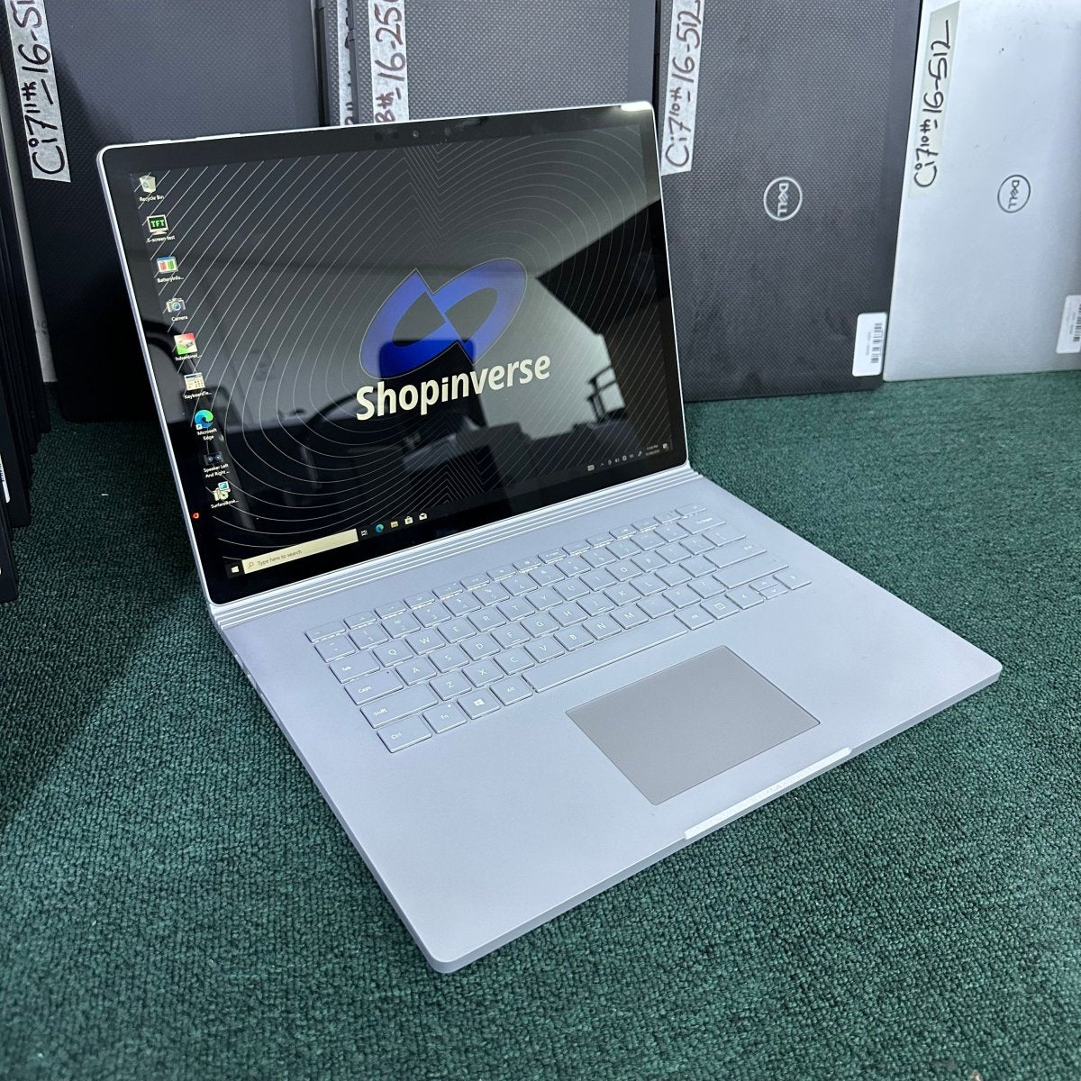 Microsoft Surface Book - 10th Gen. Intel Core i7 - 256GB SSD - 16GB RAM - 6GB Nvidia GeForce GTX - Keyboard Light