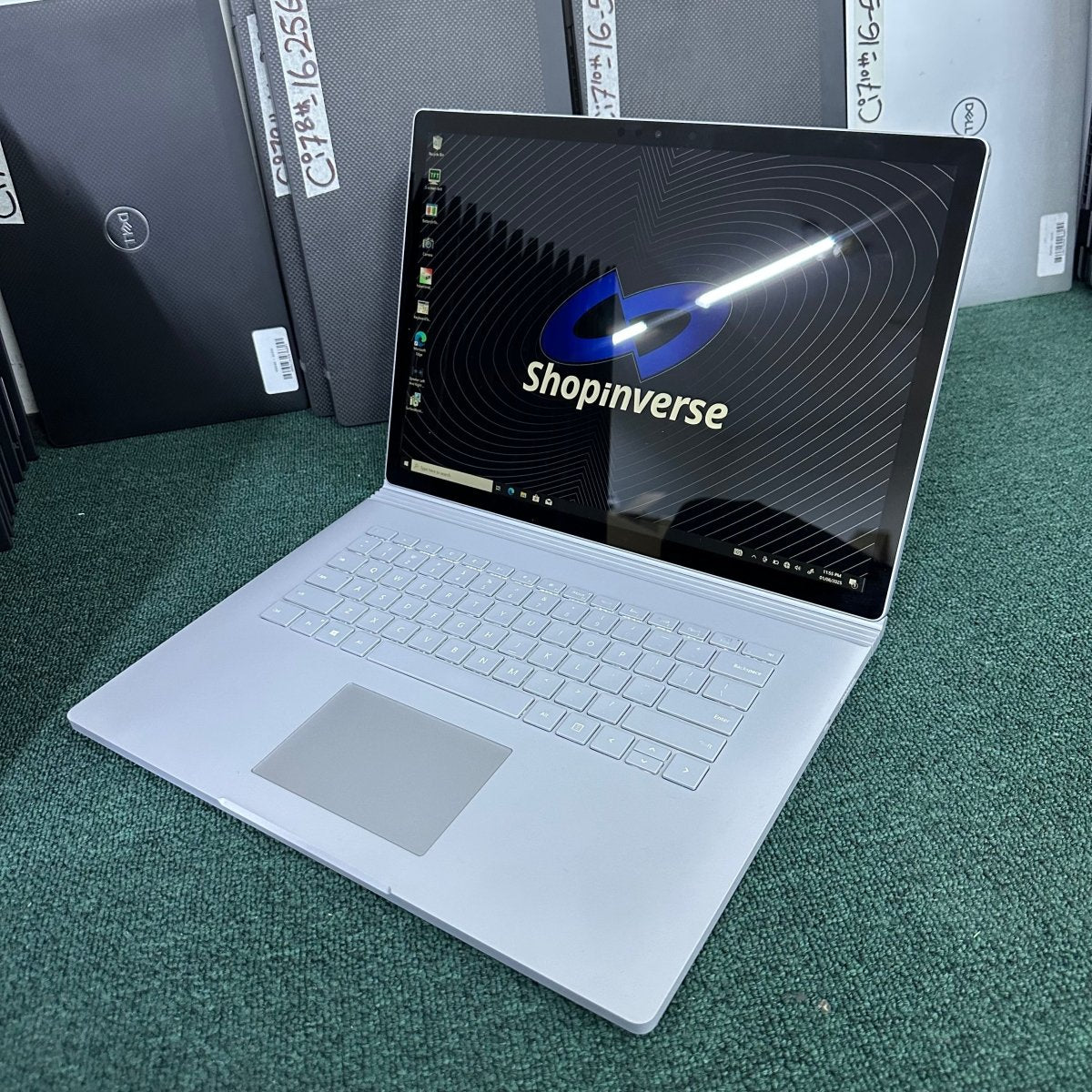 Microsoft Surface Book - 10th Gen. Intel Core i7 - 256GB SSD - 16GB RAM - 6GB Nvidia GeForce GTX - Keyboard Light
