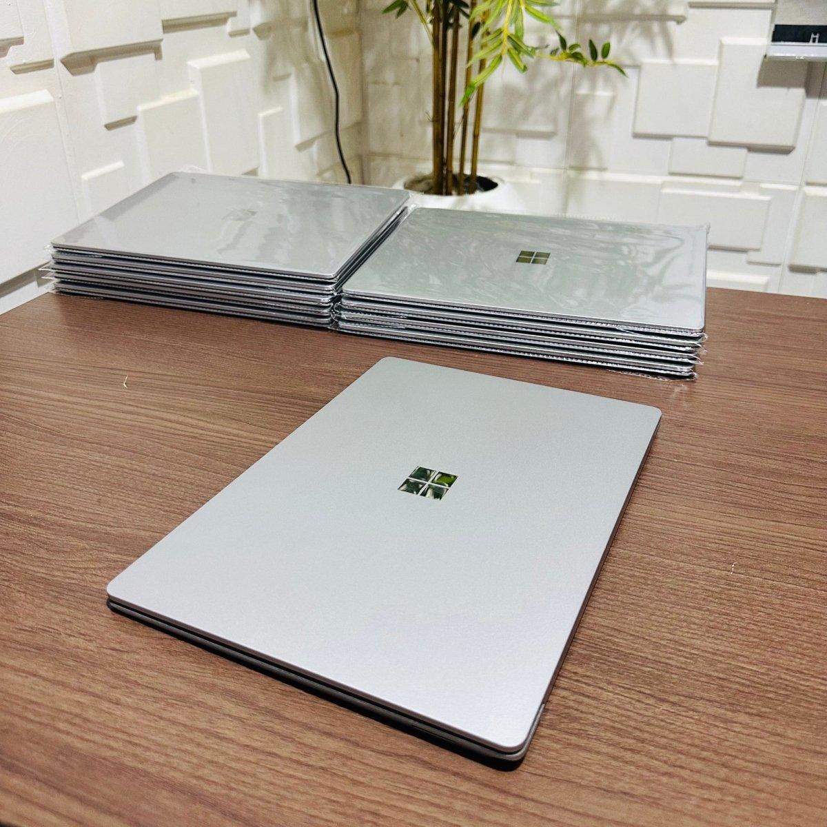 Microsoft Surface Laptop 3 - 10th Gen. Intel Core i5 - 256GB SSD - 8GB RAM - Keyboard Light - Touchscreen