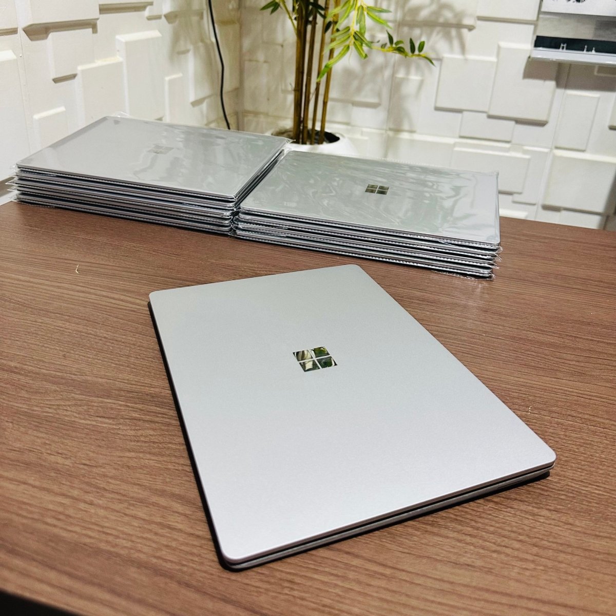 Microsoft Surface Laptop 3 - 10th Gen. Intel Core i5 - 256GB SSD - 8GB RAM - Keyboard Light - Touchscreen