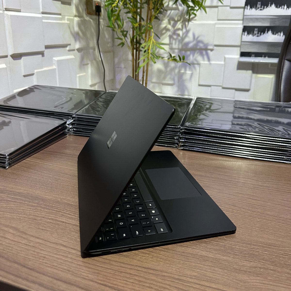 Microsoft Surface Laptop 3 - 10th Gen. Intel Core i7 - 256GB SSD - 16GB RAM - Keyboard Light - Touchscreen