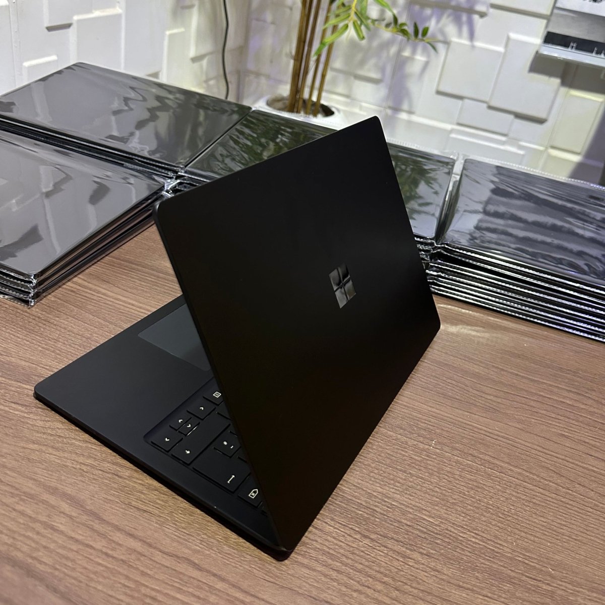 Microsoft Surface Laptop 3 - 10th Gen. Intel Core i7 - 256GB SSD - 16GB RAM - Keyboard Light - Touchscreen