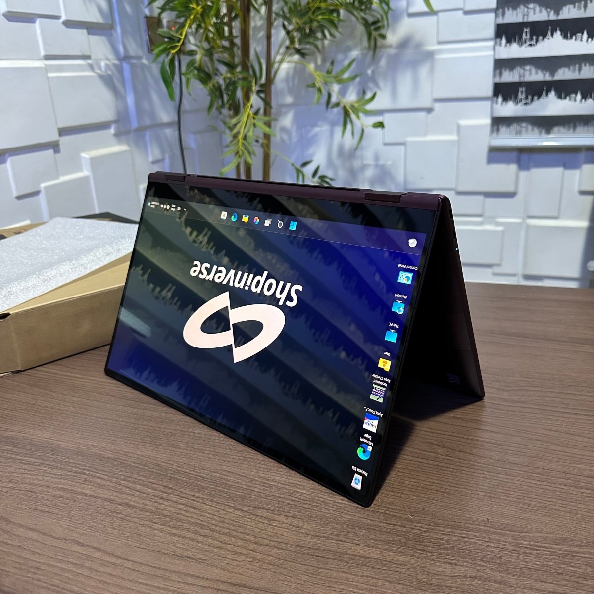Samsung Galaxy Book 2 Pro 360 - 12th Gen. Intel Core i7 - 1TB SSD - 16GB RAM - Keyboard Light - Touchscreen