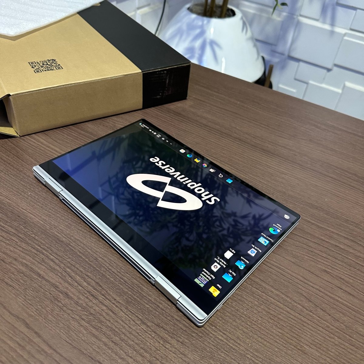 Samsung Galaxy Book 2 Pro 360 - 12th Gen. Intel Core i7 - 512GB SSD - 16GB RAM - Keyboard Light - Touchscreen