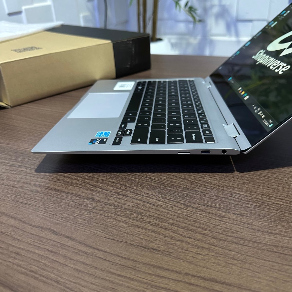 Samsung Galaxy Book 2 Pro 360 - 12th Gen. Intel Core i7 - 512GB SSD - 16GB RAM - Keyboard Light - Touchscreen