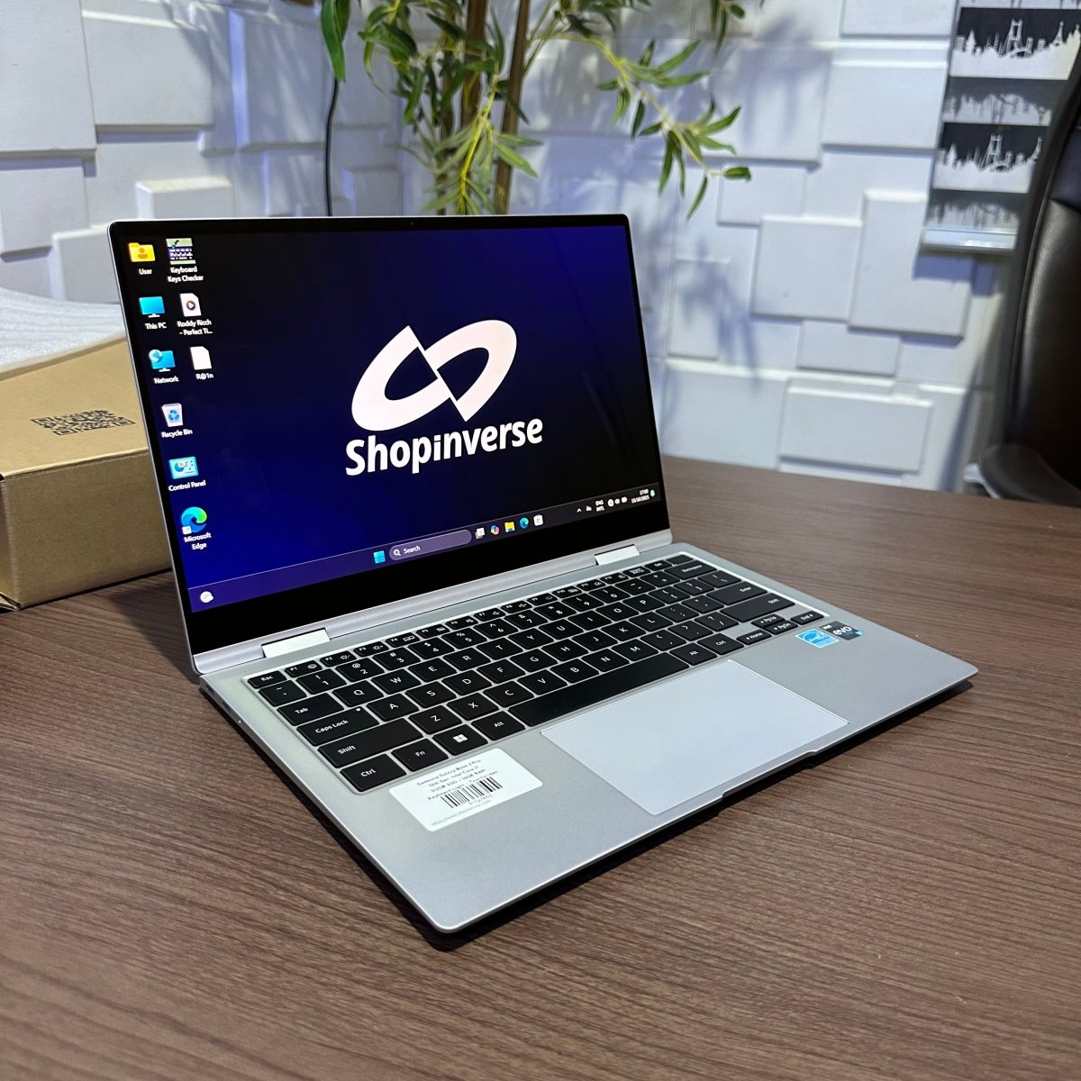 Samsung Galaxy Book 2 Pro 360 - 12th Gen. Intel Core i7 - 512GB SSD - 16GB RAM - Keyboard Light - Touchscreen