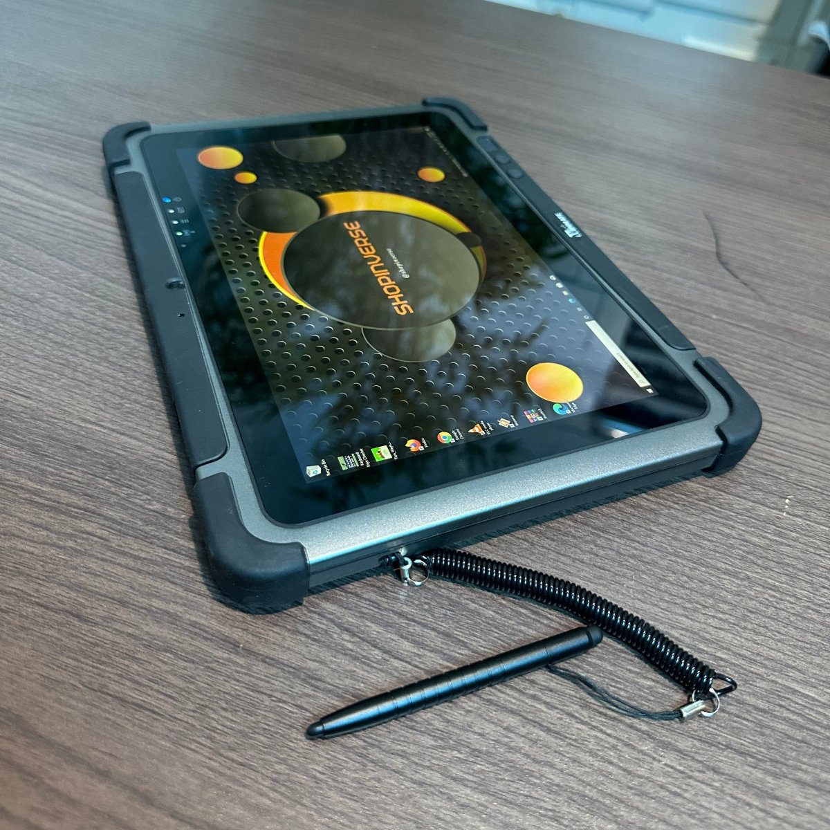 Winmate Rugged Tablet PC - Intel Celeron N2930 - 256GB SSD - 8GB RAM - Barcode Reader
