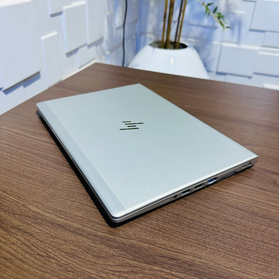 HP EliteBook 830 G5 - 8th Gen. Intel Core i5 - 256GB SSD - 8GB RAM - Keypad Light