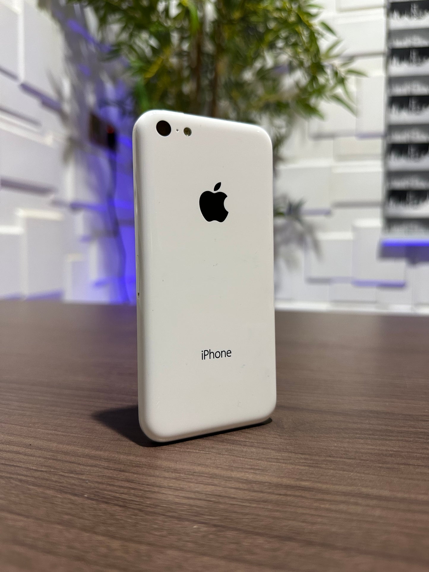 8GB Apple iPhone 5c - White