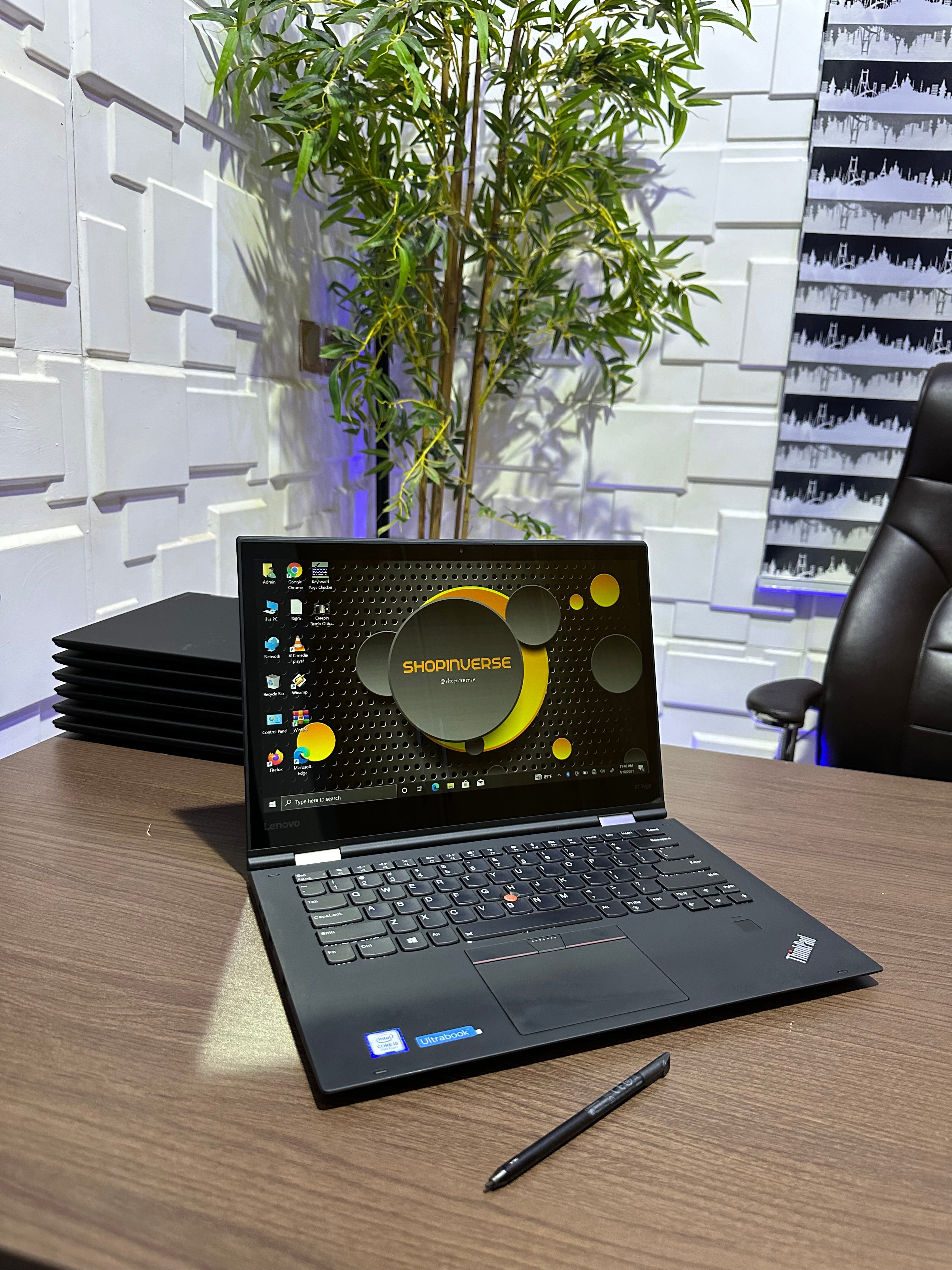 Lenovo X1 Yoga - 7th Gen. Intel Core i5 - 256GB SSD - 8GB RAM - keyboard Light - Touchscreen