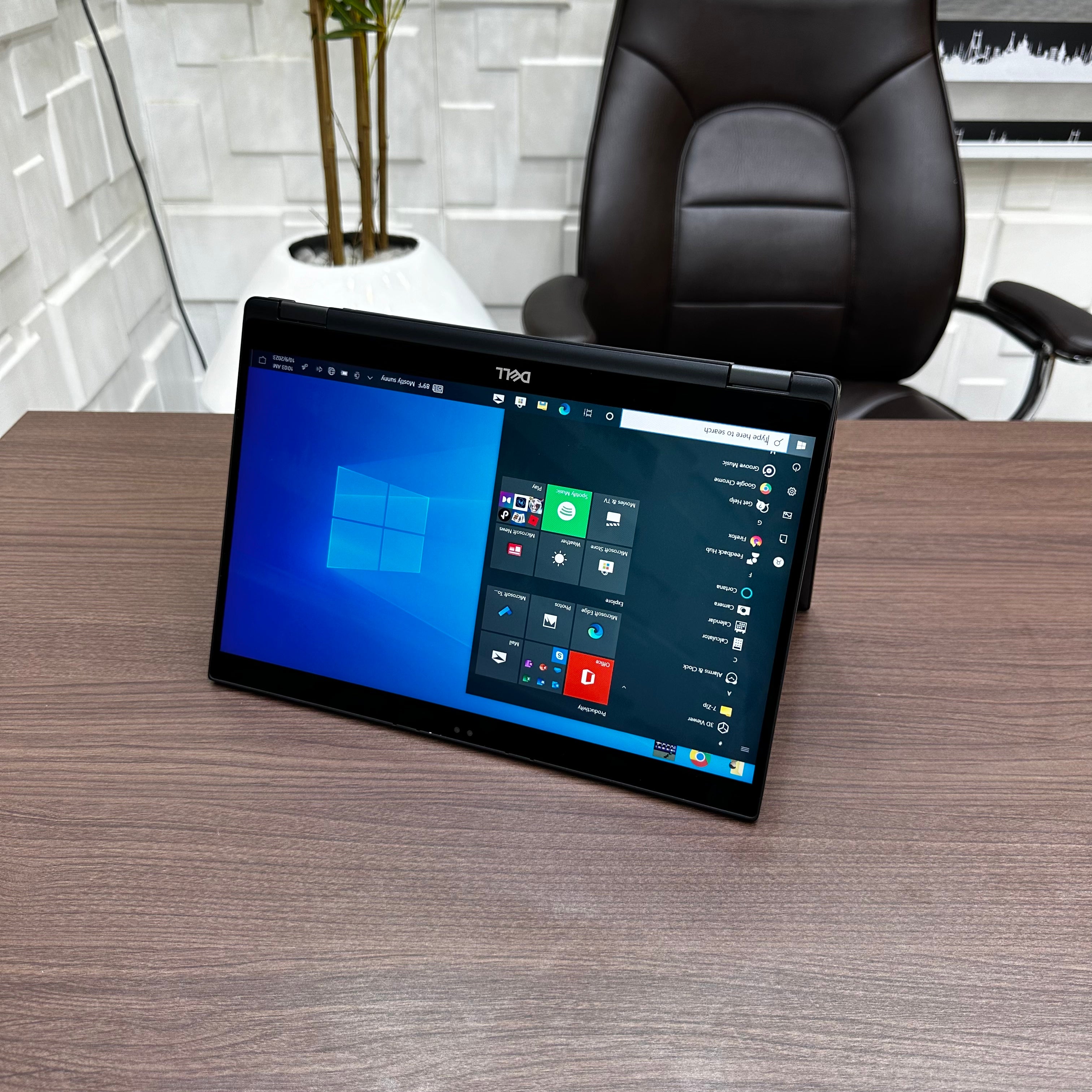 Dell Latitude 7390 2-in-1 | 8th Gen Core i5 | 16GB RAM | 256GB SSD | Full HD Touchscreen | Backlit Keyboard