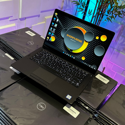 Dell Latitude 5300 2 - in - 1 - 8th Gen. Intel Core i7 - 256GB SSD - 8GB RAM - Touchscreen - Keyboard Light