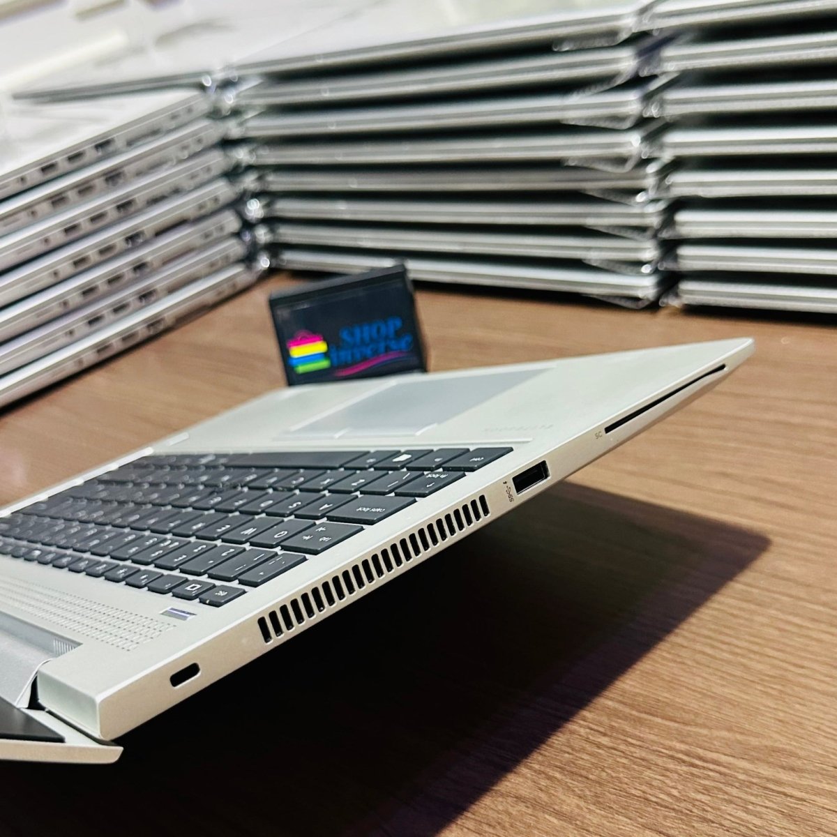 HP EliteBook 745 G6 - AMD Ryzen 5 - 256GB SSD - 16GB RAM - 2GB Dedicated Graphics - Keypad Light