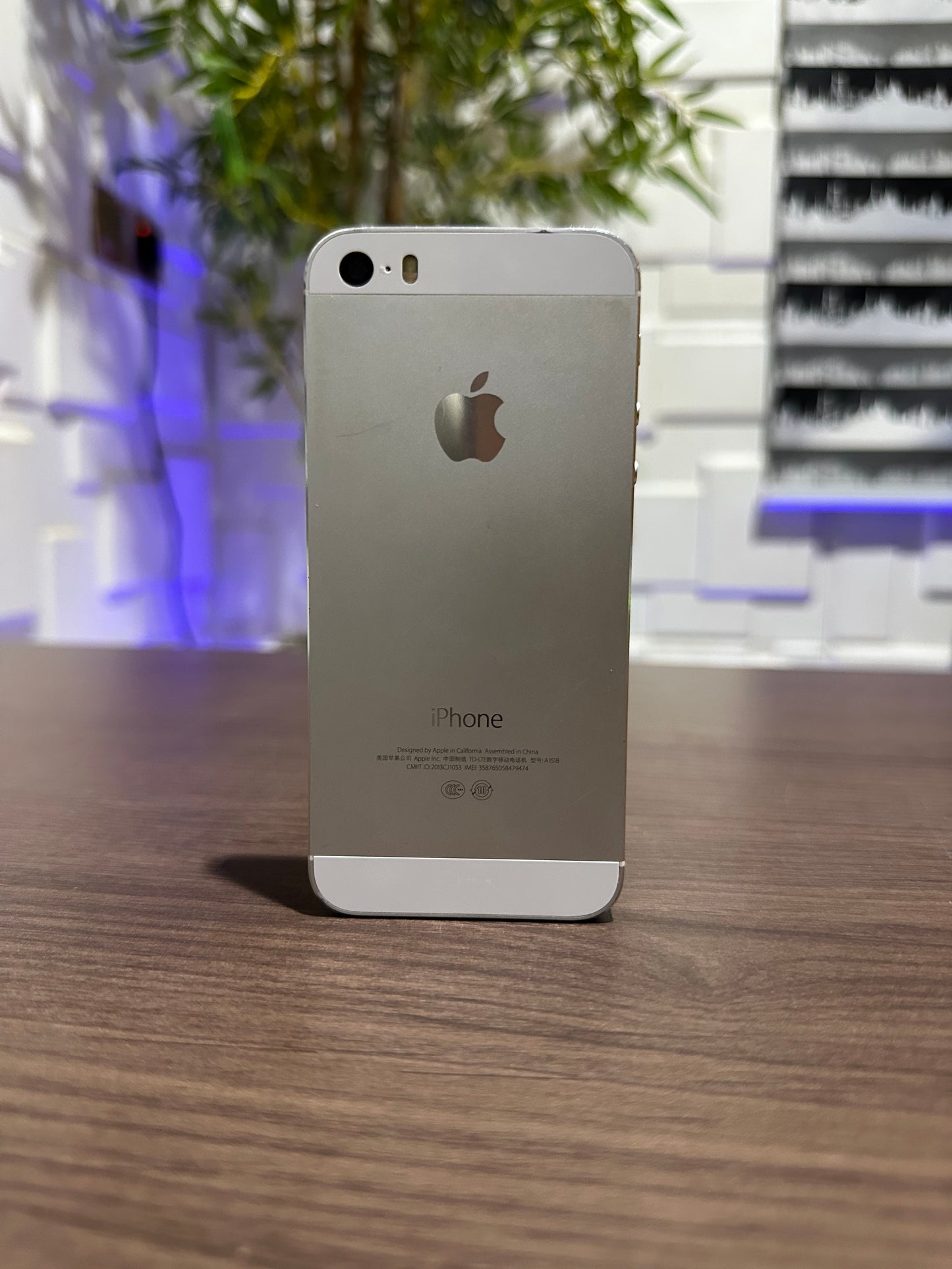 16GB Apple iPhone 5s - Silver