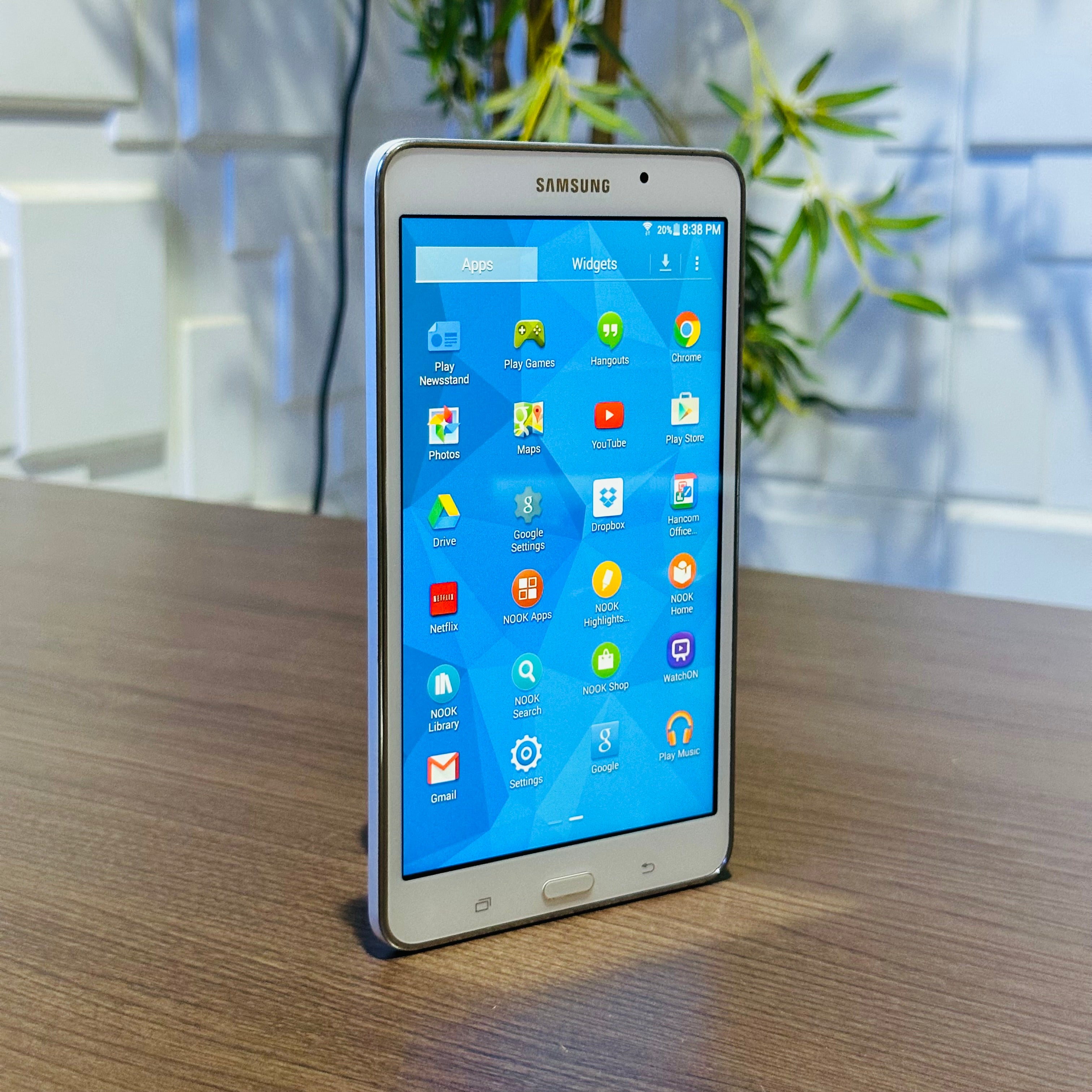 8GB Samsung Galaxy Tab 4 - White