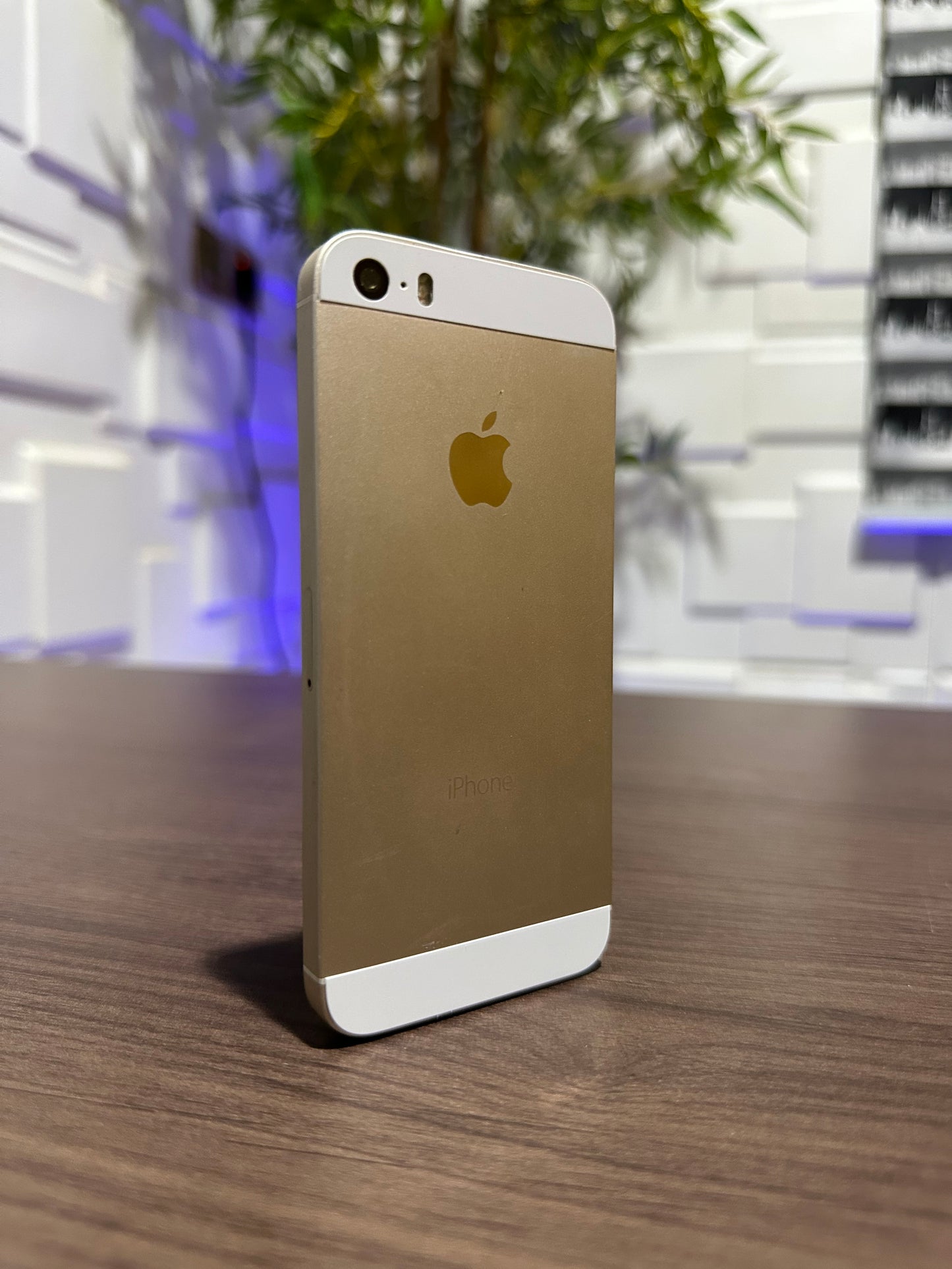 16GB Apple iPhone 5 - Gold