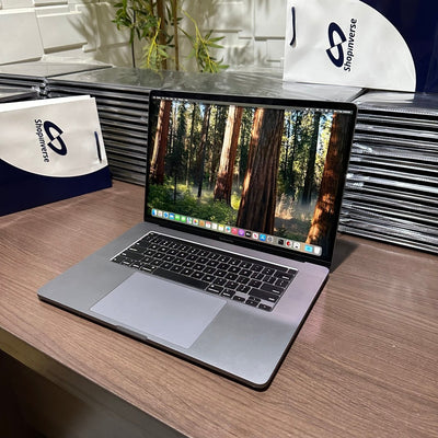 16 - inch Apple MacBook Pro 2019 - Intel Core i7 - 500GB SSD - 16GB RAM - 4GB Dedicated Graphics - Touch ID - Touch Bar - Keyboard Light