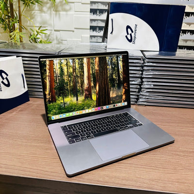 16 - inch Apple MacBook Pro 2019 - Intel Core i9 - 1TB SSD - 16GB RAM - 4GB Dedicated Graphics - Touch ID - Touch Bar - Keyboard Light