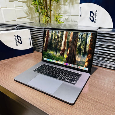 16 - inch Apple MacBook Pro 2019 - Intel Core i9 - 500GB SSD - 32GB RAM - 4GB Dedicated Graphics - Touch ID - Touch Bar - Keyboard Light