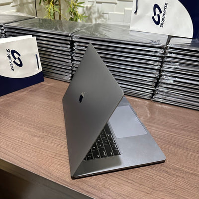 16 - inch Apple MacBook Pro 2019 - Intel Core i9 - 500GB SSD - 32GB RAM - 4GB Dedicated Graphics - Touch ID - Touch Bar - Keyboard Light